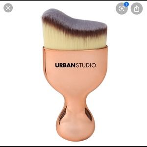 Urban Studio Kabuki Contour Brush